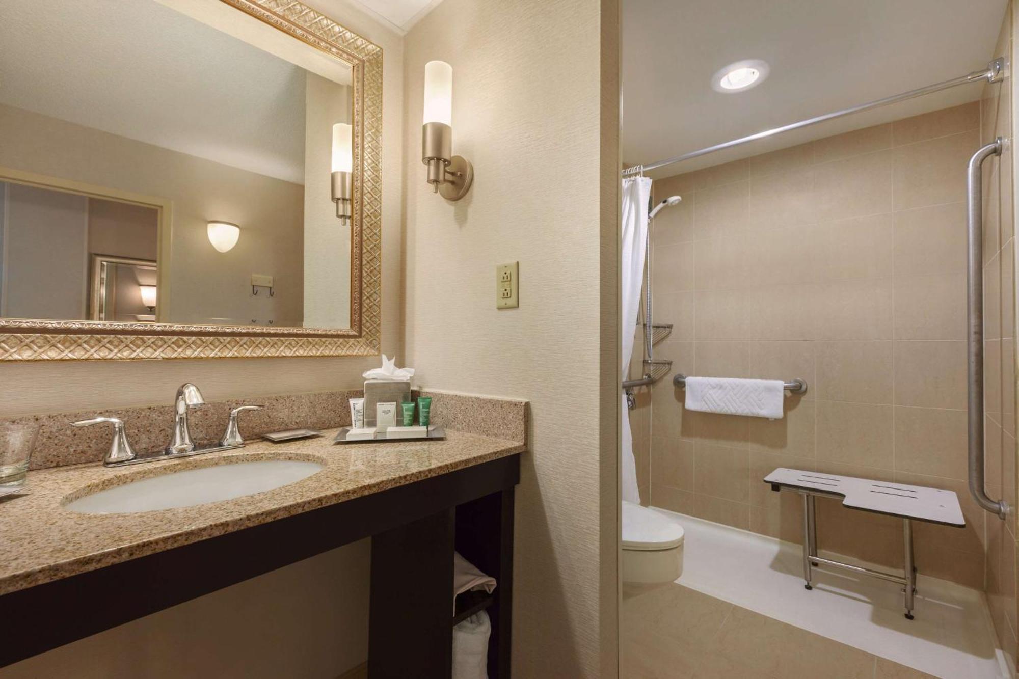 Hilton Fort Wayne At The Grand Wayne Convention Center (Adults Only) Luaran gambar