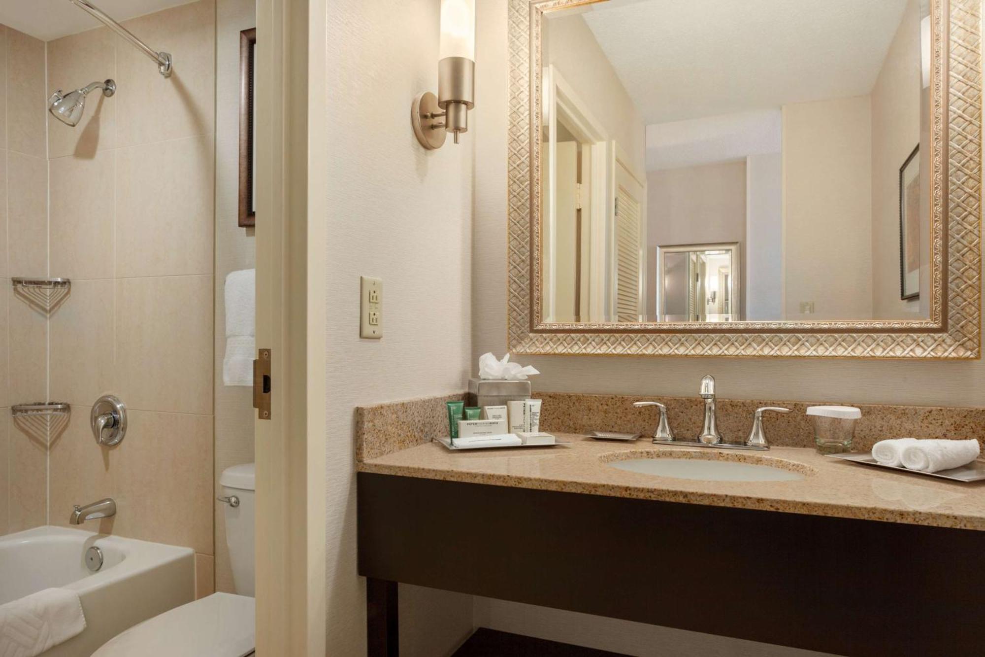 Hilton Fort Wayne At The Grand Wayne Convention Center (Adults Only) Luaran gambar