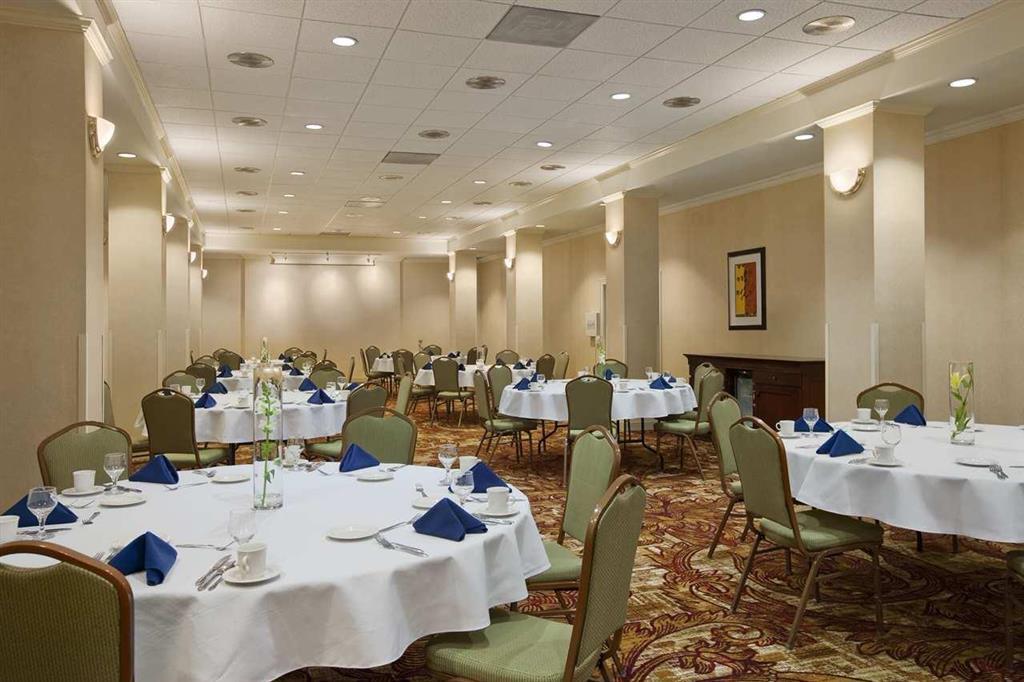 Hilton Fort Wayne At The Grand Wayne Convention Center (Adults Only) Bilik gambar
