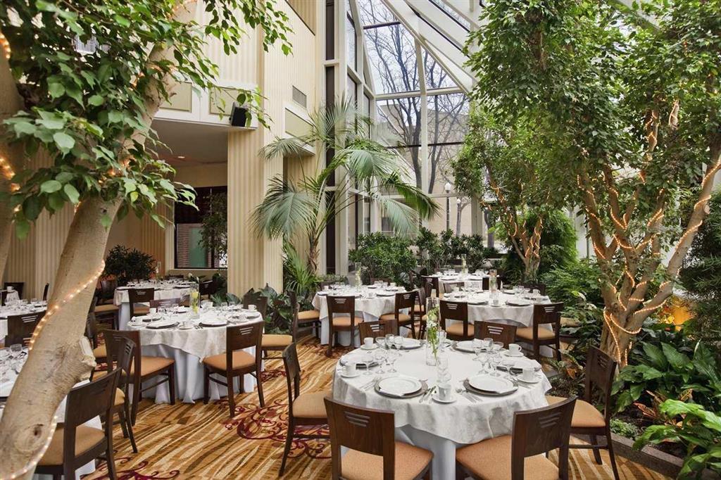 Hilton Fort Wayne At The Grand Wayne Convention Center (Adults Only) Restoran gambar