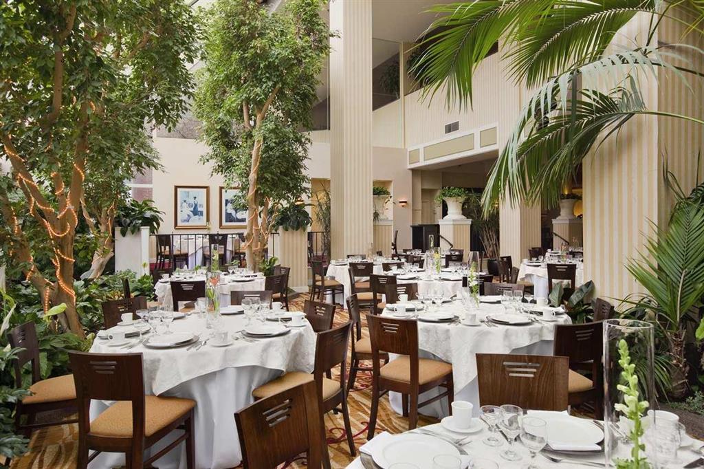 Hilton Fort Wayne At The Grand Wayne Convention Center (Adults Only) Restoran gambar
