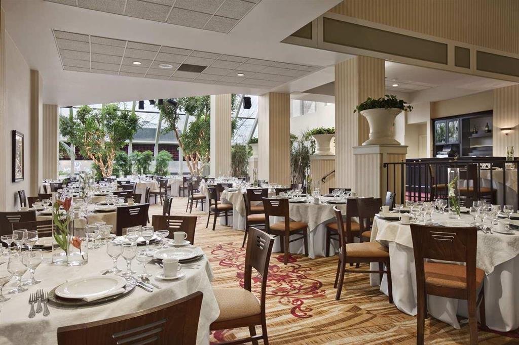 Hilton Fort Wayne At The Grand Wayne Convention Center (Adults Only) Restoran gambar